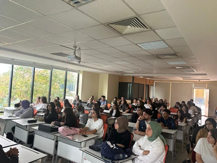 Genç Kimyagerler Kütüphanemizdeydi